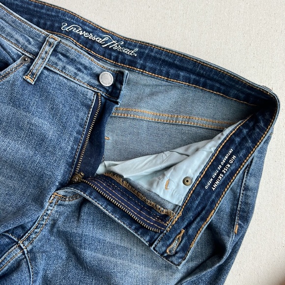 Universal Thread Mid Rise Skinny - Picture 6 of 6